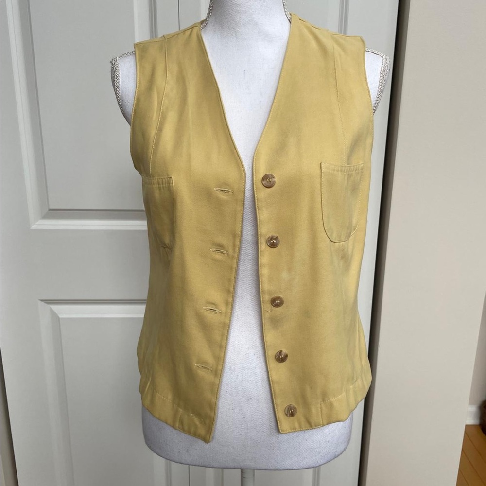 Yellow Vest!